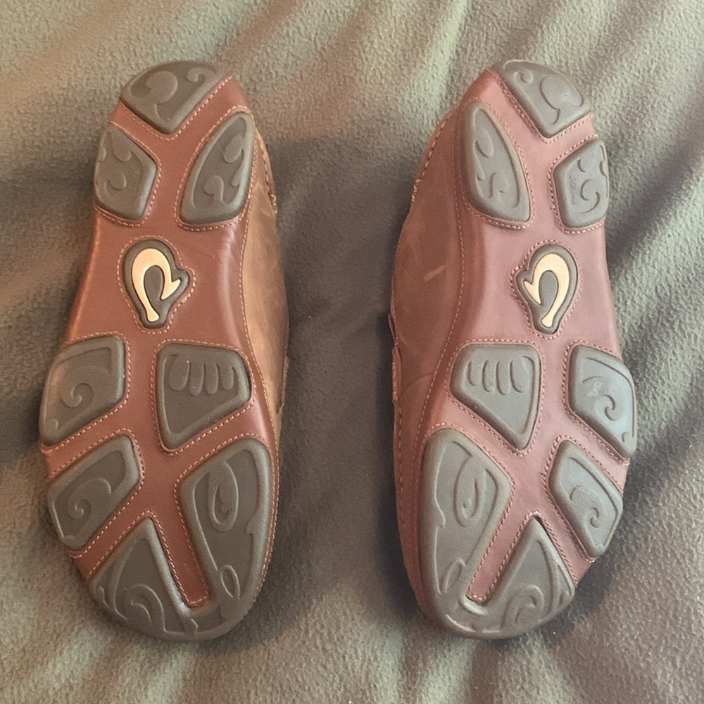 OluKai Moloa Men’s waxed nubuck leather slip ins with box. Color Toffee. Size 11 - Picture 4 of 11